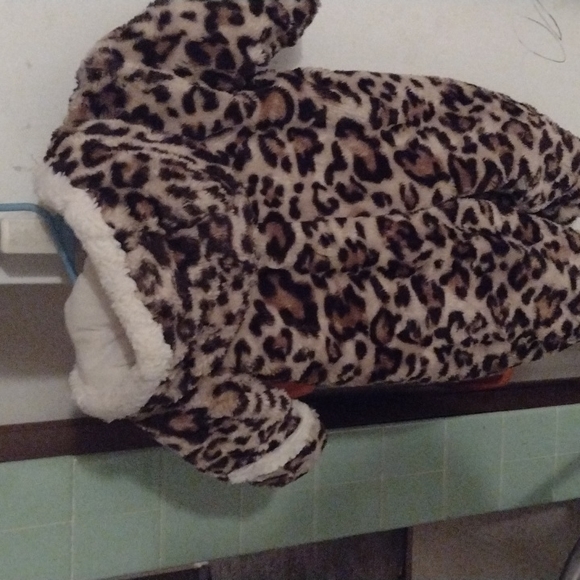 Infant girls insulated hooded body suit mittens and feet - Picture 4 of 4